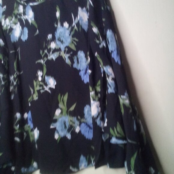 Vince Camuto Blouse Shirt L Women 3/4 Bell Sleeve Floral Black Blue - Picture 8 of 16